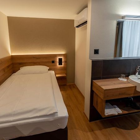 Ziegelhuesi Hotel, Stettlen Bei Bern エクステリア 写真