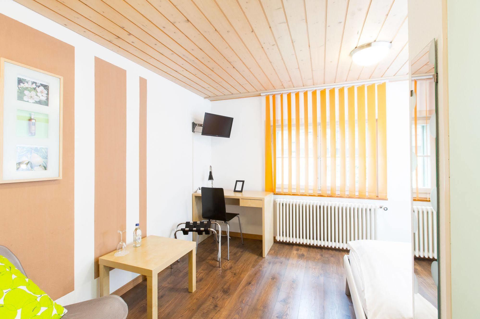 Ziegelhuesi Hotel, Stettlen Bei Bern エクステリア 写真